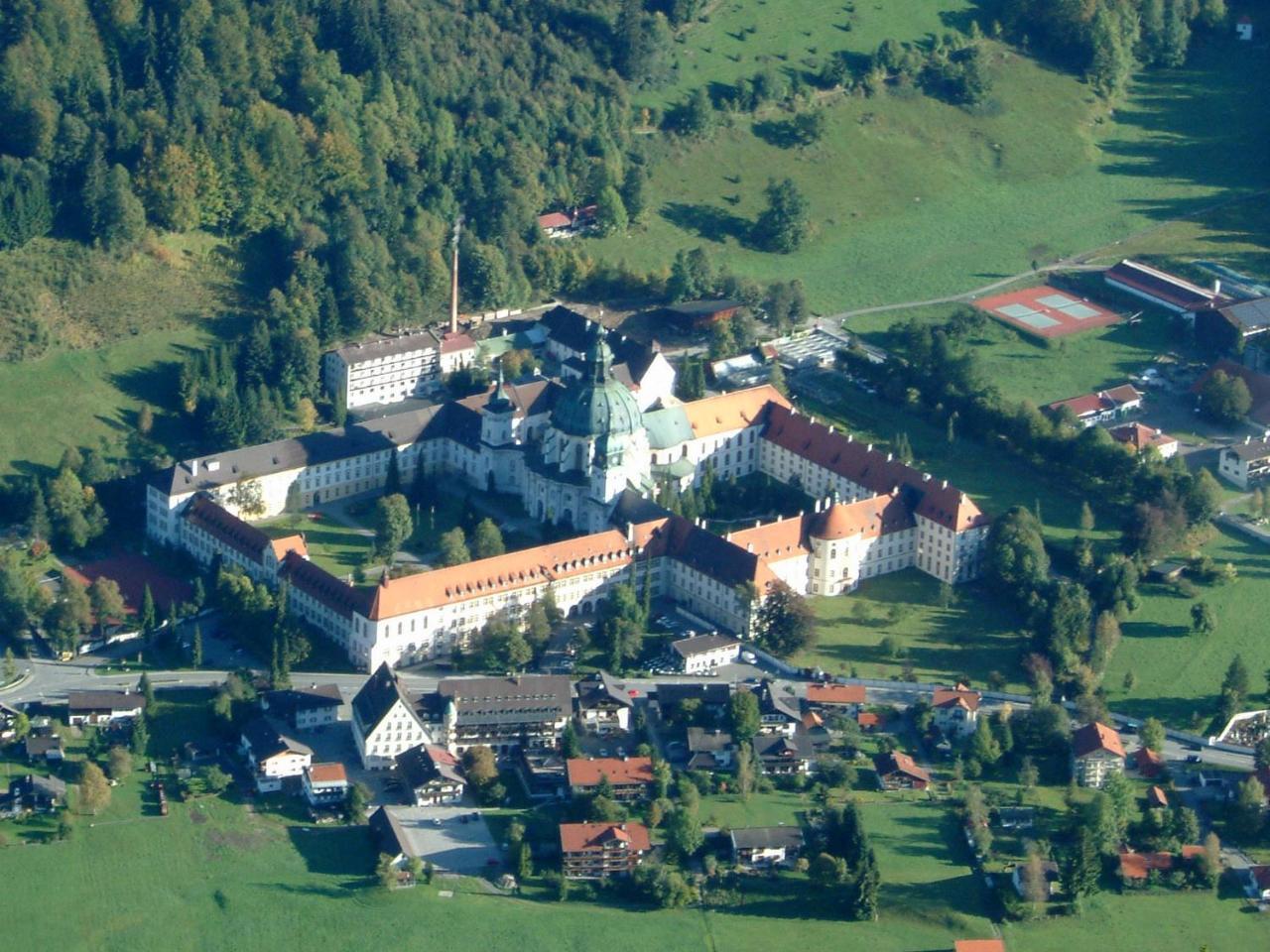 Gaestehaus Alpina Hotel Bad Kohlgrub Buitenkant foto